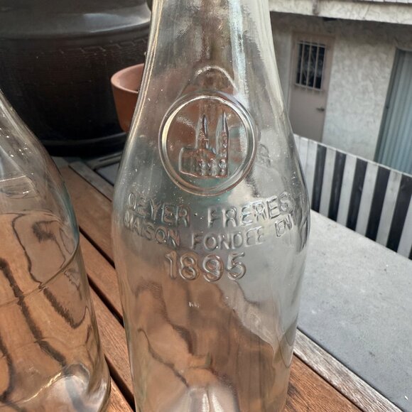 Geyer Freres Artisan Limonadier Glass Bottles Set Of 2 With Swing Top - Picture 2 of 5